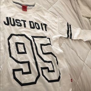 Nike 3 quarter sleeve.